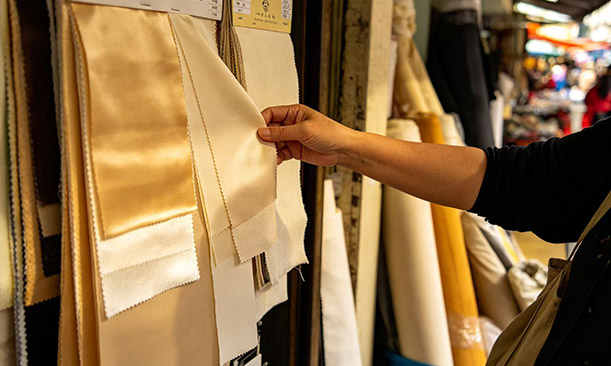 Nightwear & Dressing Gowns: Fabric, Fit, and Finishing Details B2B Sleepwear Buyers Should Know