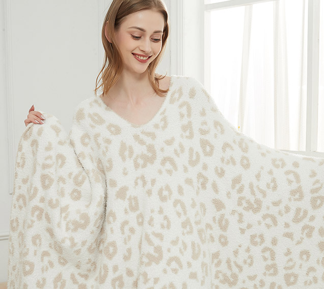 Oversized Leopard Jacquard Double V-Neck Wearable Blanket – Premium Feather Yarn Wholesale