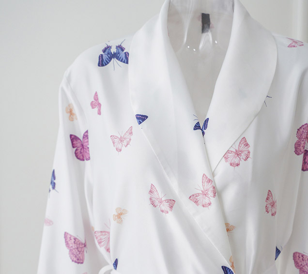 Elegant Placement Print High-Twist Satin Robe – Premium Satin Nightwear Wholesale