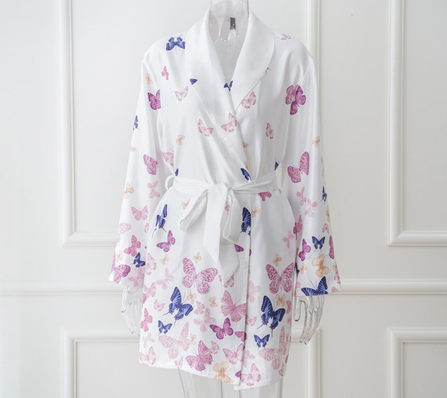 Elegant Placement Print High-Twist Satin Robe – Premium Satin Nightwear Wholesale