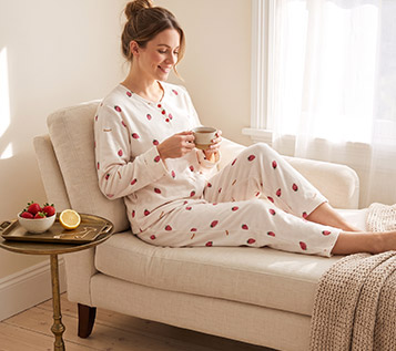 Digital-Printed Pointelle Knit Pyjamas Set with Color-Matched Piping & Herringbone Drawcord