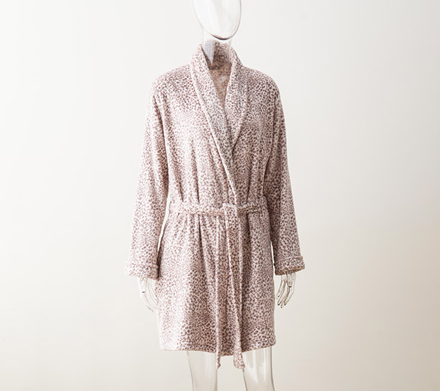 Classic Leopard-Printed Flannel Shawl Collar Robe – B2B Supplier Direct