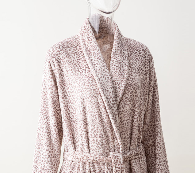Classic Leopard-Printed Flannel Shawl Collar Robe – B2B Supplier Direct