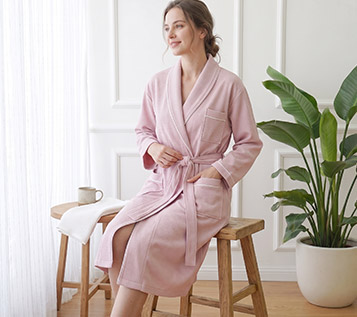 3-Piece Christmas Flannel Robe Set with Engineered Foil Print – Includes Slippers & Drawstring Bag