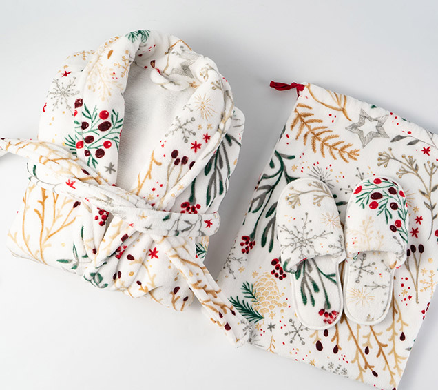 3-Piece Christmas Flannel Robe Set with Engineered Foil Print – Includes Slippers & Drawstring Bag