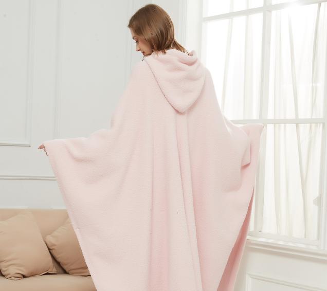 Solid Heavy-Weight Feather Yarn Hooded Blanket with Metallic Aglets – Factory Direct